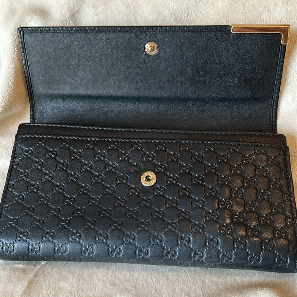 Gucci Microguccissima Black Leather Wallet with Gold Accent - Picture 6 of 12
